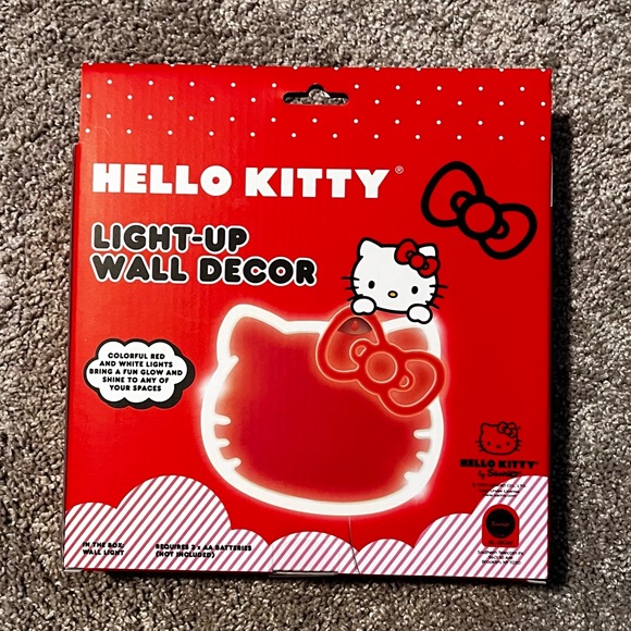 Hello Kitty Light Up Wall Decor - Picture 2 of 3